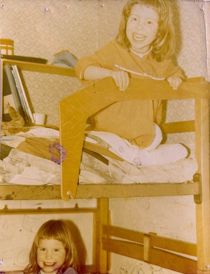 Childhood photo of Frances Anderton and her sister in bunk bed