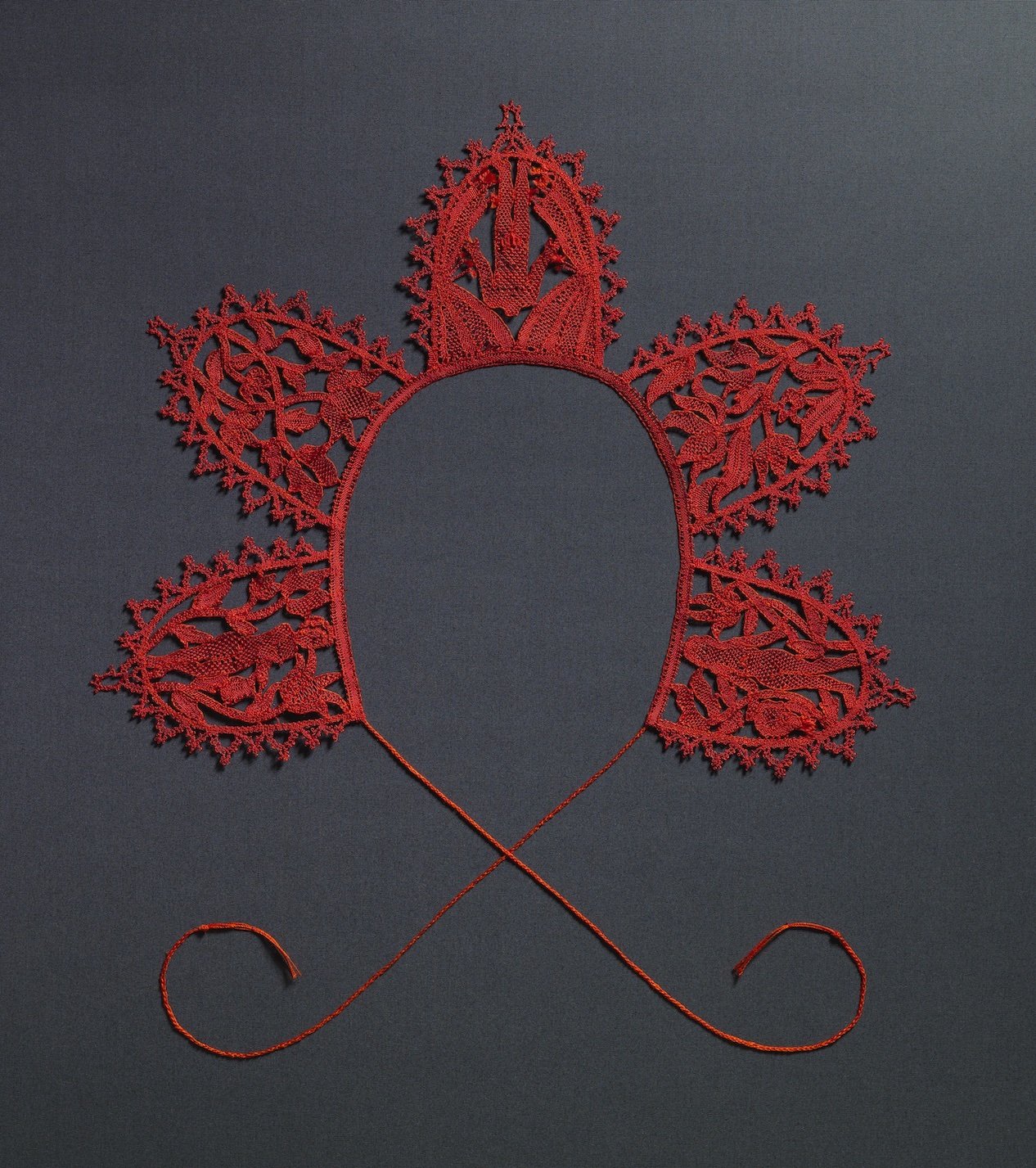 Kanagy-Loux’s Judith and Holofernes bobbin-lace collar, commissioned by Bard Graduate Center for “Threads of Power” (2022). (Photo: Bruce M. White)