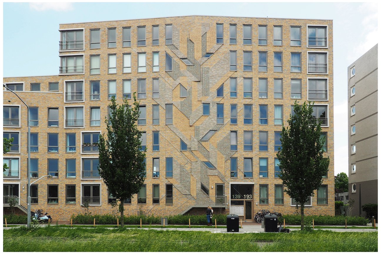 Berlagelaan (2011) by graffiti artist Boris “Delta” Tellegen.